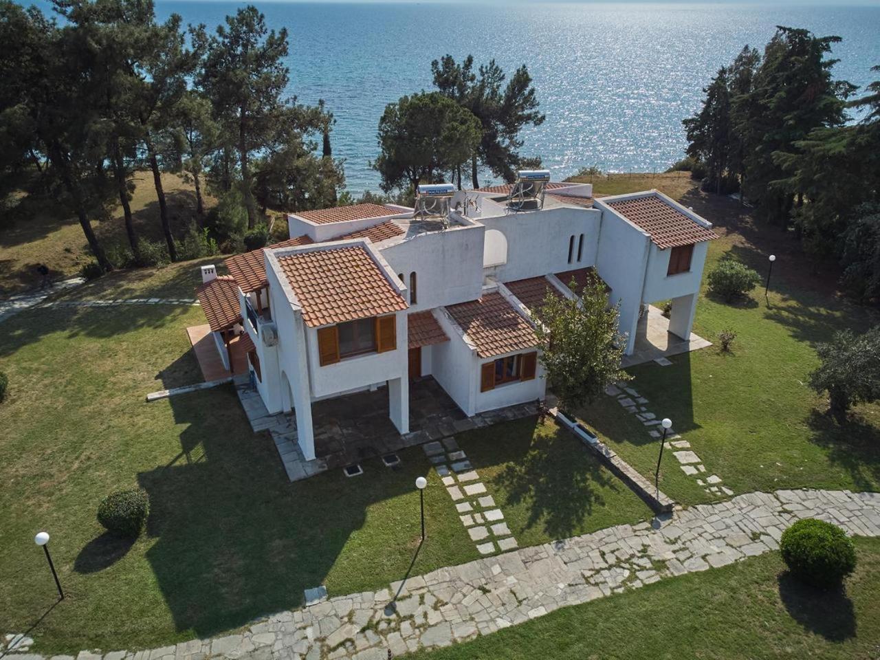 Summerday Villa Private Beach Nea Iraklia Exterior photo